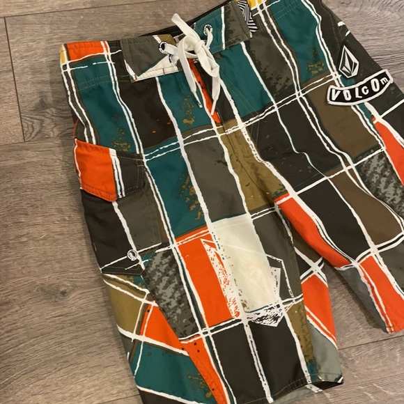 Volcom Board Shorts Size 26 - Picture 2 of 6